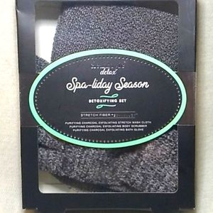 CLEANLOGIG CHARCOAL DETOXIFYING SET GIFT SET 3 PK